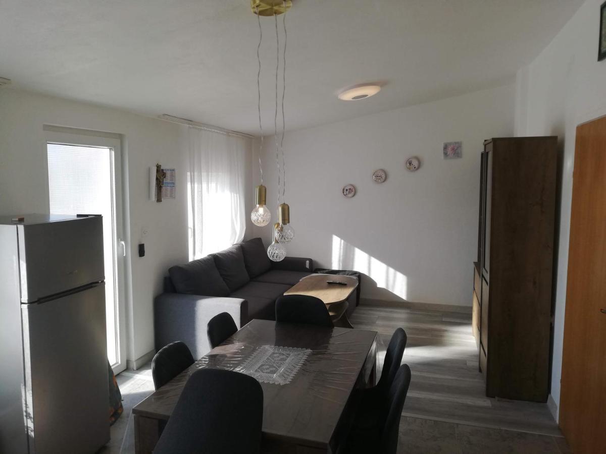Apartman Kety Vir Eksteriør billede