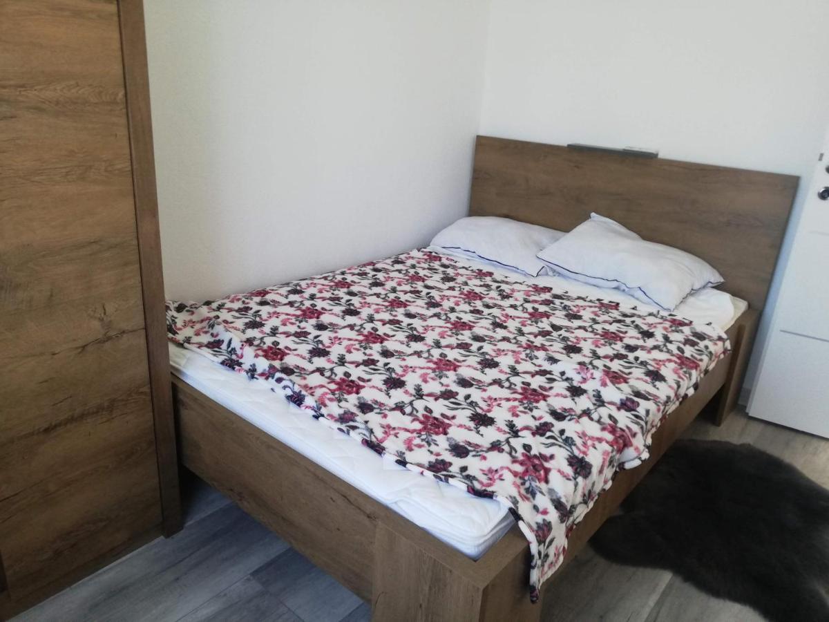 Apartman Kety Vir Eksteriør billede